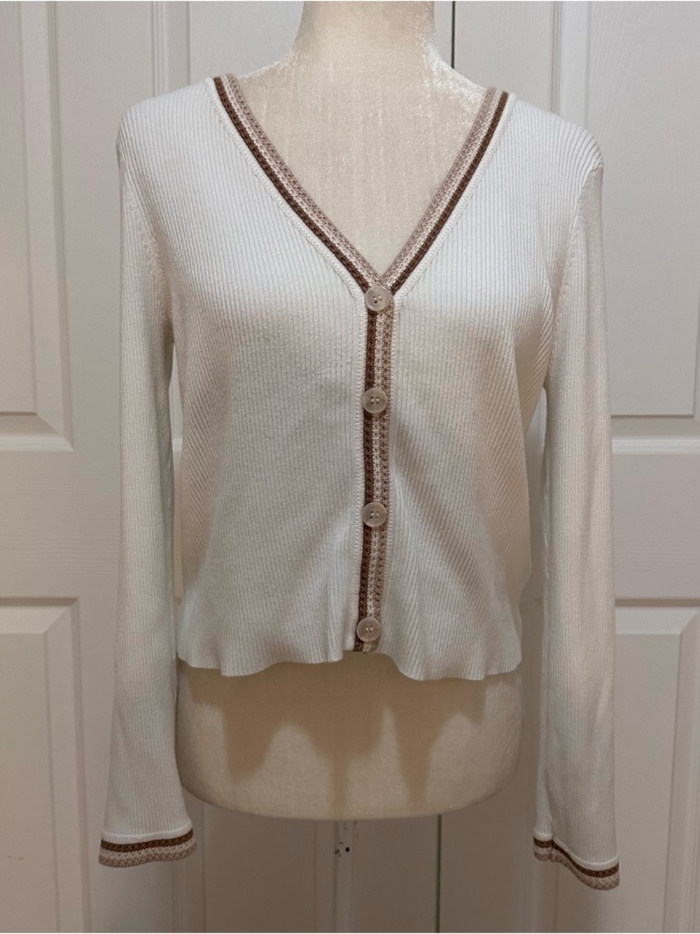 Marled Ivory Button-Front Ribbed Cardigan with Brown Trim